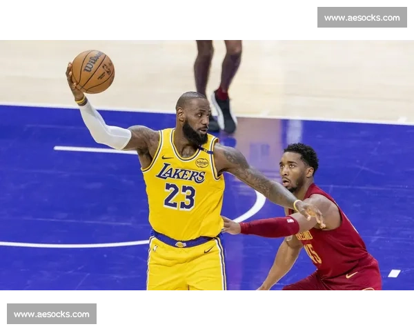 NBA新赛季前瞻：超级球星竞争激烈 新秀崛起能否改变联盟格局